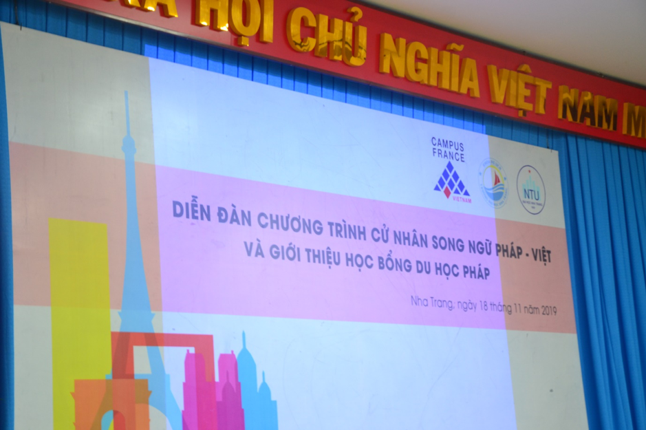 Diễn đàn Chương trình đào tạo cử nhân song ngữ Pháp Việt ngành Quản trị du lịch năm học 2019-2020 