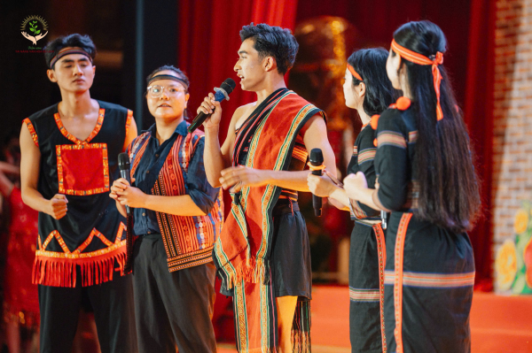 Sinh viên Khoa Du lịch, Trường Đại học Nha Trang tỏa sáng tại Chung kết “Đại sứ Văn hóa Du lịch 2025”