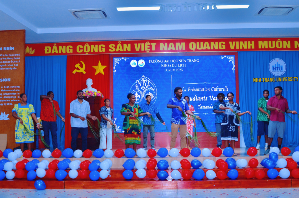 Diễn đàn giao lưu chương trình song ngữ Pháp–Việt 2025