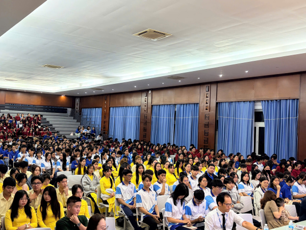 “Hội nghị học tốt” ngành QTKS với chủ đề: “Học để làm – Làm để trưởng thành”