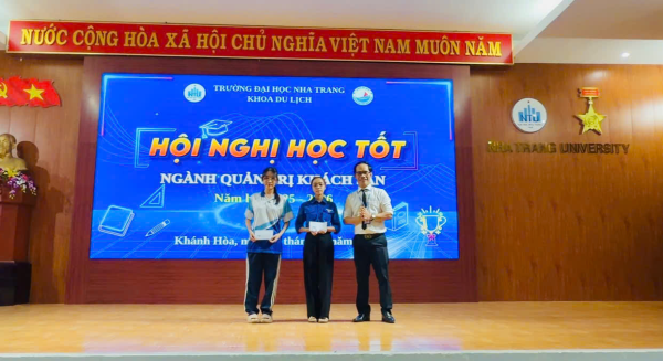 “Hội nghị học tốt” ngành QTKS với chủ đề: “Học để làm – Làm để trưởng thành”