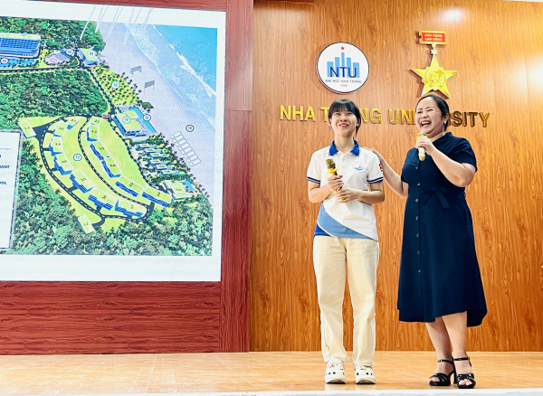 “Hội nghị học tốt” ngành QTKS với chủ đề: “Học để làm – Làm để trưởng thành”