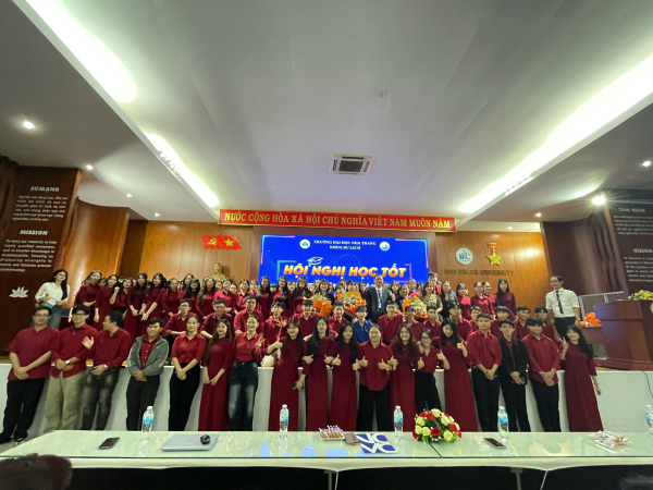 “Hội nghị học tốt” ngành QTKS với chủ đề: “Học để làm – Làm để trưởng thành”