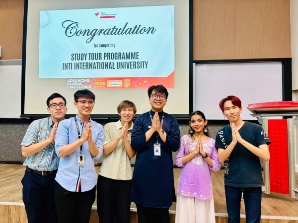 Sinh viên Khoa Du lịch tham gia chương trình Study Tour và học tập quốc tế tại Malaysia