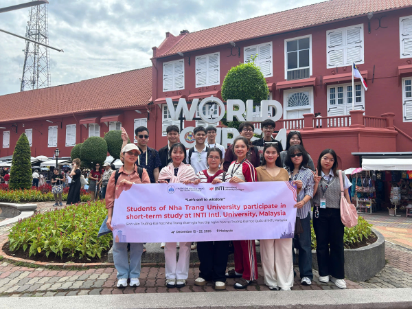 Sinh viên Khoa Du lịch tham gia chương trình Study Tour và học tập quốc tế tại Malaysia