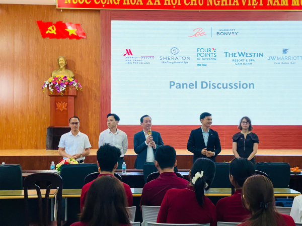 Career talk Ngành Khách sạn: Kết nối thực tiễn – Mở lối tương lai