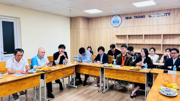 Hội thảo lấy ý kiến các bên liên quan về dự thảo Chương trình đào tạo ngành Quản trị Dịch vụ du lịch và lữ hành Khóa 68