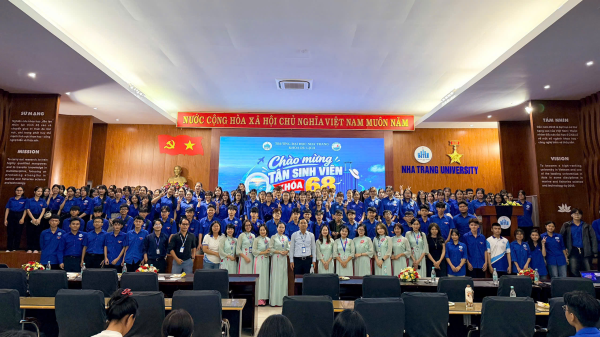 Khoa Du lịch tổ chức chương trình "Chào mừng Tân sinh viên K68"