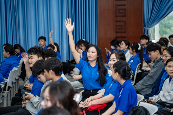 Khoa Du lịch tổ chức Chương trình giao lưu  “Từ giảng đường đến doanh nghiệp: Hành trang cho người làm dịch vụ”