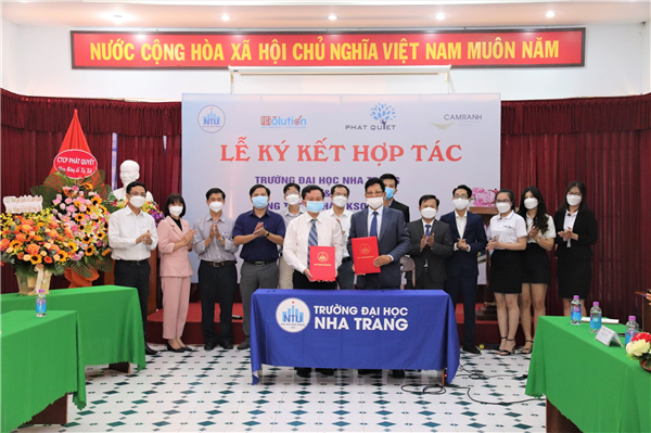 HỢP TÁC CÙNG DOANH NGHIỆP ĐỂ HỖ TRỢ SINH VIÊN TRONG HỌC TẬP VÀ THỰC HÀNH