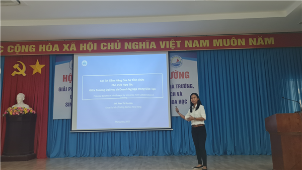 Khoa Du lịch tổ chức Hội thảo Khoa học cấp trường “Giải pháp xây dựng mối liên kết bền vững giữa nhà trường, doanh nghiệp trong đào tạo nhân lực du lịch và sinh viên du lịch với hoạt động nghiên cứu khoa học”