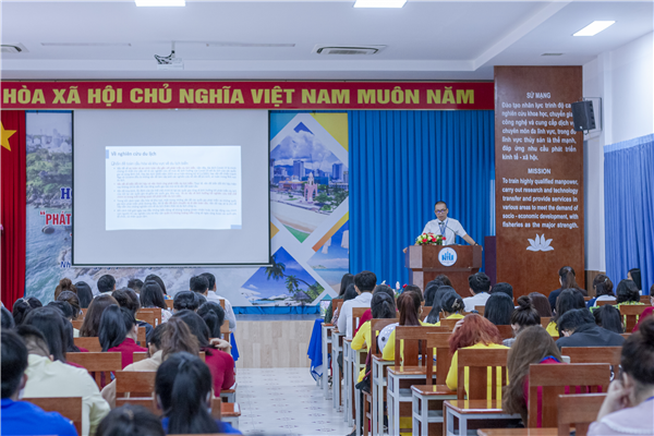 Hội thảo Khoa học cấp Quốc gia “Phát triển du lịch biển Việt Nam theo hướng bền vững”
