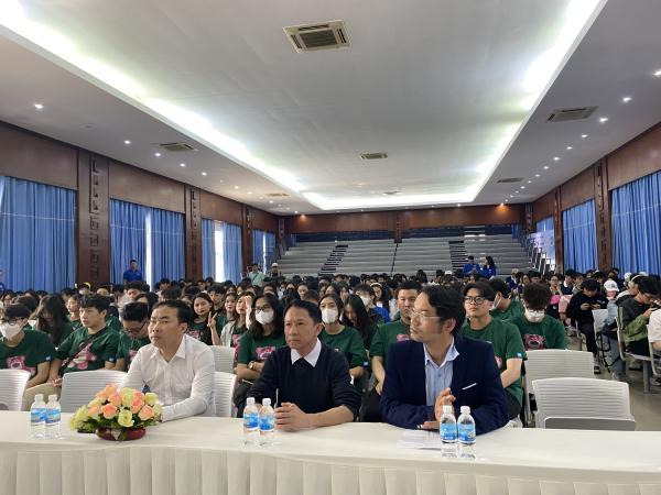 Buổi giao lưu định hướng nghề nghiệp với trường THCS, THPT Tây Sơn (Tỉnh Lâm Đồng)