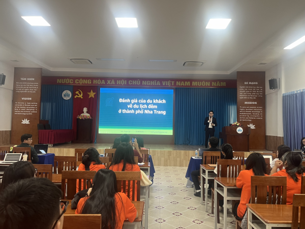 Khoa Du lịch Trường Đại học Nha Trang đồng tổ chức Hội thảo “Phát triển du lịch đêm ở Duyên hải Nam Trung Bộ - Tiềm năng, thực trạng và đề xuất giải pháp”