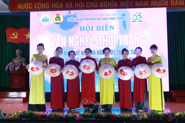 Hội diễn Văn nghệ - Thời trang chào mừng 65 năm ngày Truyền thống trường Đại học Nha Trang