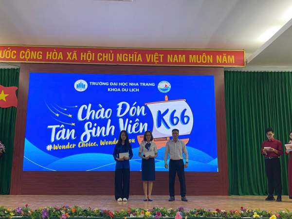 Khoa Du lịch Trường Đại học Nha Trang đón chào Tân Sinh viên K66