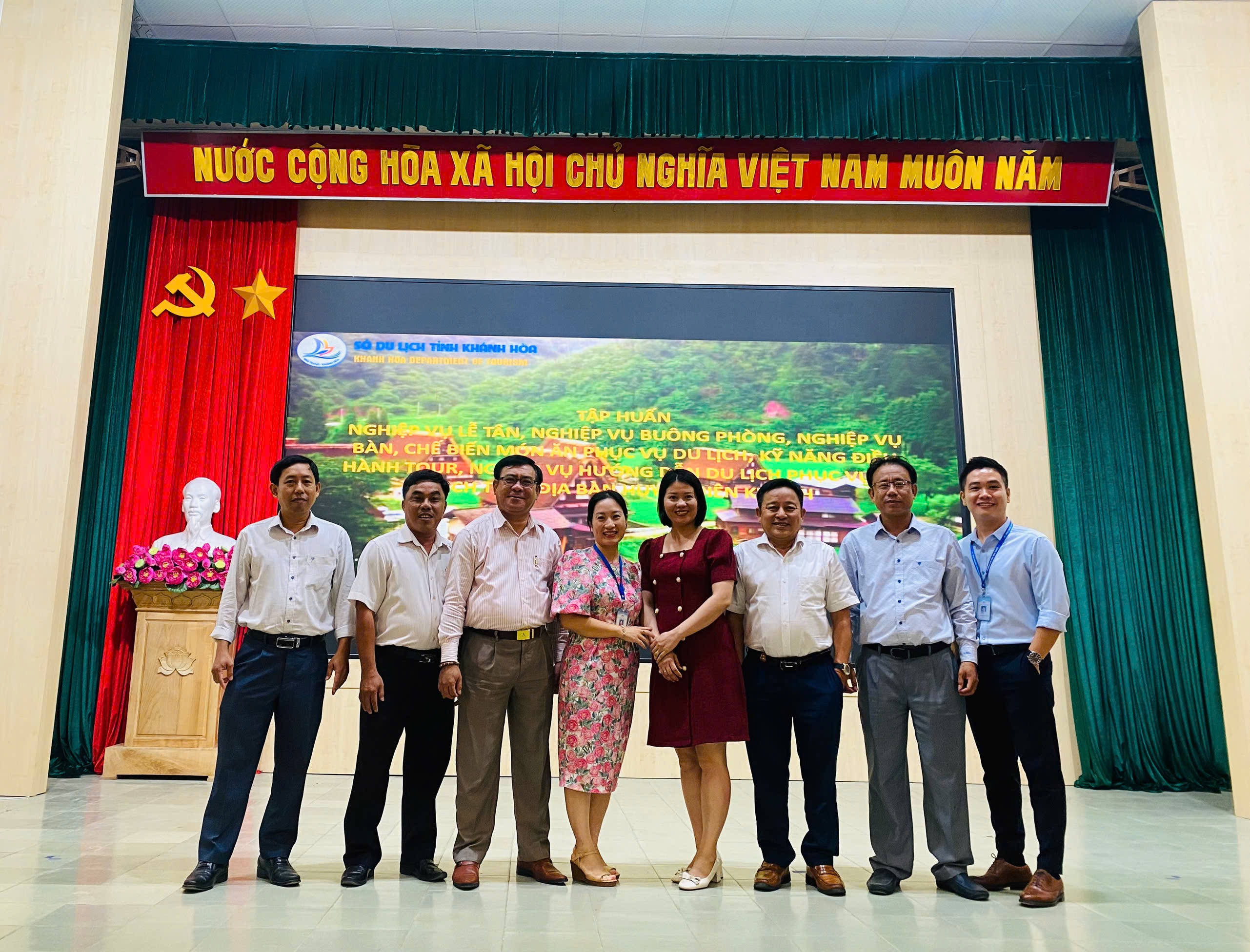 Khoa Du lịch Trường Đại học Nha Trang đồng hành nâng cao chất lượng dịch vụ du lịch Khánh Hòa