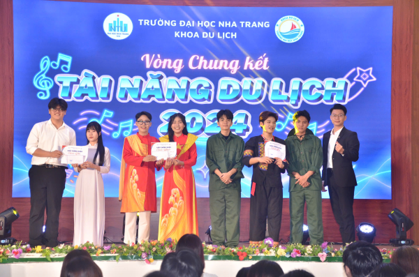 KHOA DU LỊCH TỔ CHỨC CHƯƠNG TRÌNH “TÀI NĂNG DU LỊCH 2024” CHÀO MỪNG NGÀY NHÀ GIÁO VIỆT NAM 20/11/1982 - 20/11/2024