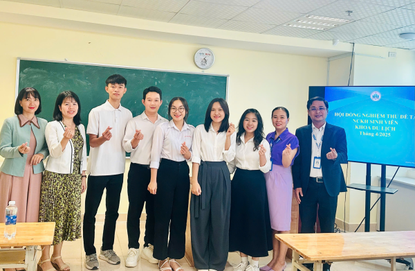 NGHIỆM THU 4 ĐỀ TÀI NGHIÊN CỨU KHOA HỌC CẤP TRƯỜNG CỦA SINH VIÊN KHOA DU LỊCH