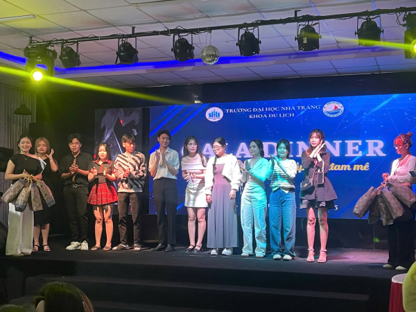 Trải nghiệm thực tế đầu tiên của sinh viên năm nhất Khoa Du lịch – Bước khởi đầu từ học phần Kỹ năng bổ trợ trong lữ hành.