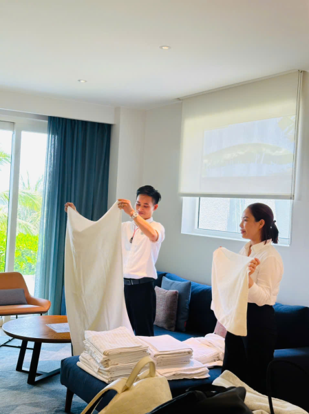 SINH VIÊN NĂM THỨ NHẤT NGÀNH QTKS CHƯƠNG TRÌNH ĐẶC BIỆT THAM GIA HỌC TẬP THỰC TẾ TẠI ALMA RESORT