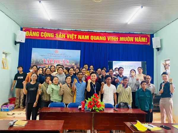 KHOA DU LỊCH ĐỒNG HÀNH CÙNG THÔN HÒN DUNG, HUYỆN KHÁNH SƠN  PHÁT TRIỂN DU LỊCH CỘNG ĐỒNG BỀN VỮNG