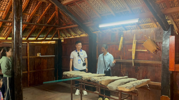 KHOA DU LỊCH ĐỒNG HÀNH CÙNG THÔN HÒN DUNG, HUYỆN KHÁNH SƠN  PHÁT TRIỂN DU LỊCH CỘNG ĐỒNG BỀN VỮNG
